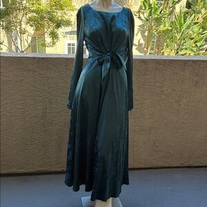 Elegant Teal Long-Sleeve Maxi Dress with Tie Waist